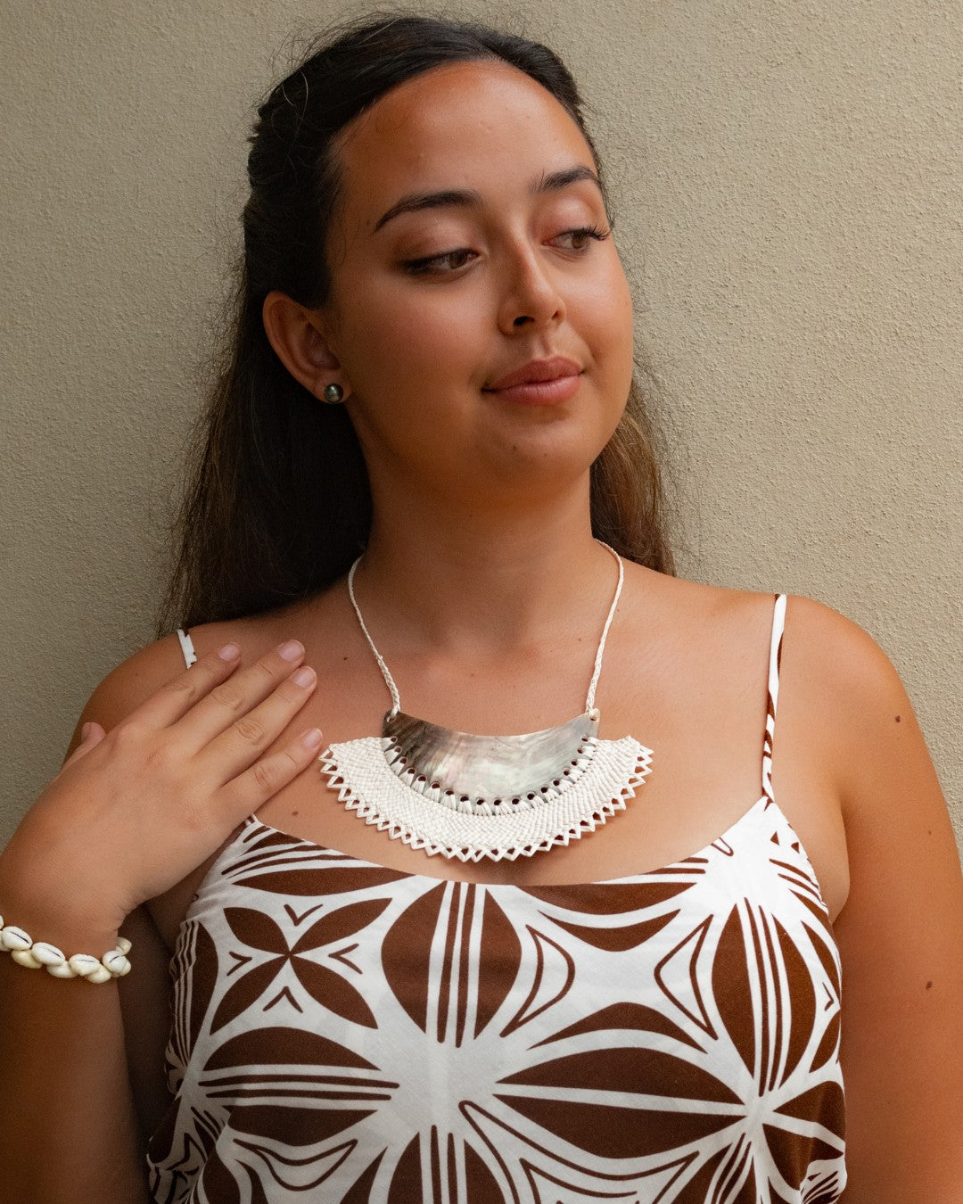 Cook Islands Handmade Rito Smooth Necklace Set In Natural