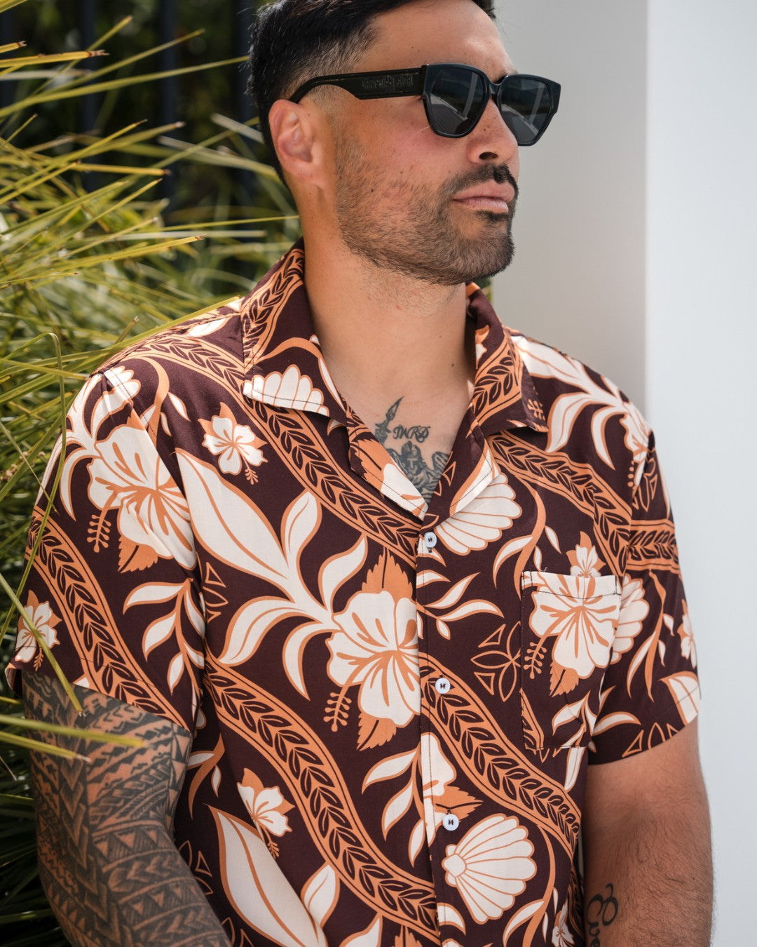 Kanoa Mens Short Sleeve Island Shirt - Island Vines Tim Tam - Close Up