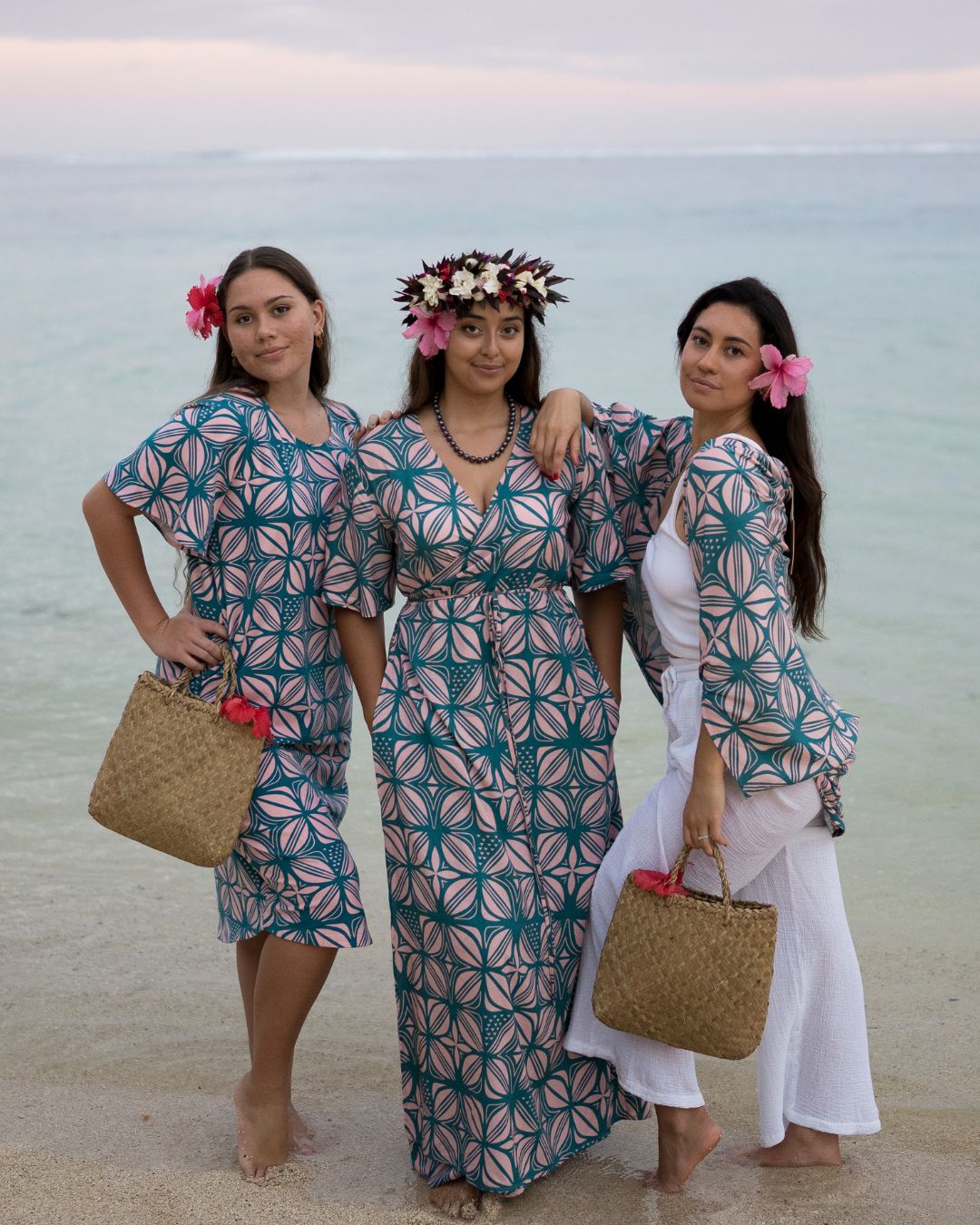 Lulu Womens T Shirt Island Dress - Pacific Floral Peach - Group